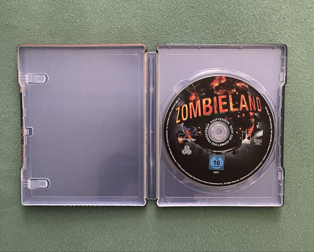 Tutti i DVDs: Zombieland Steelbook Blu-ray – Nuovo (secondo la descrizione) da Schwarzenburg venduto da The_Power_Of_Scents 2