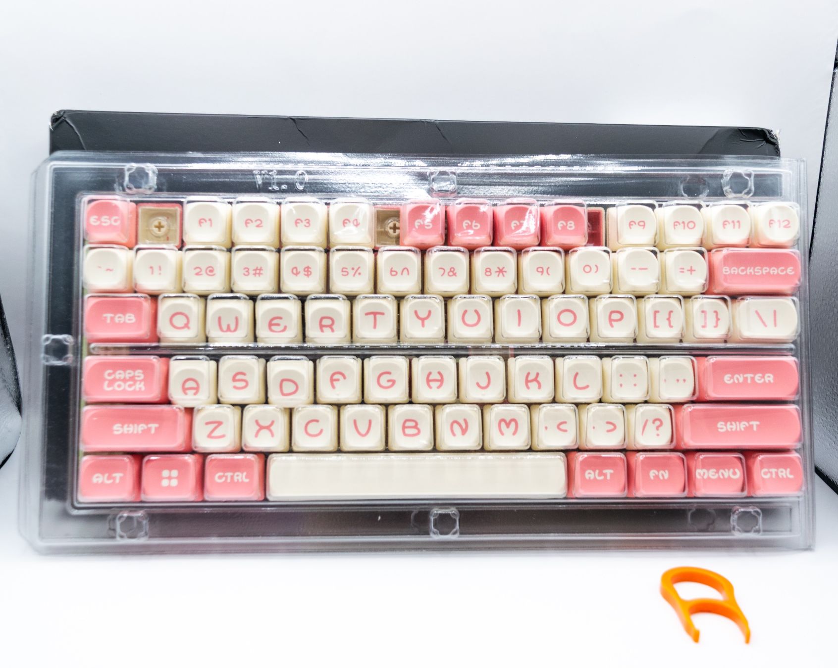 Tastiere: XVX MOOD 130 Keycaps MOA Profile PBT for Mechanical Keyboard – Nuovo e nell'imballaggio originale da Belmont-Lausanne venduto da HausPopCharm