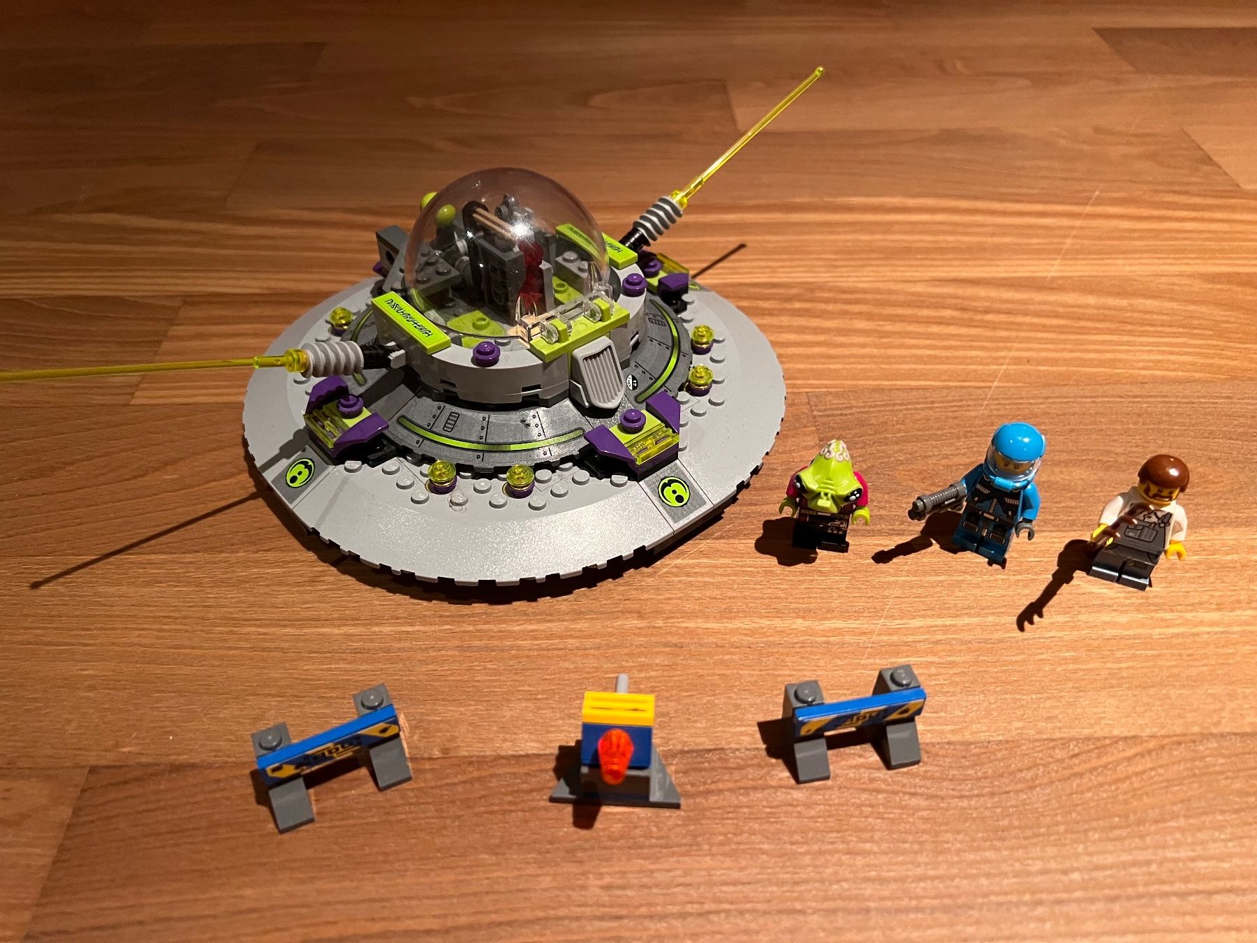 Lego Spielzeuge: LEGO Alien Conquest 7052 UFO-Entführung – Gebraucht aus Bern von