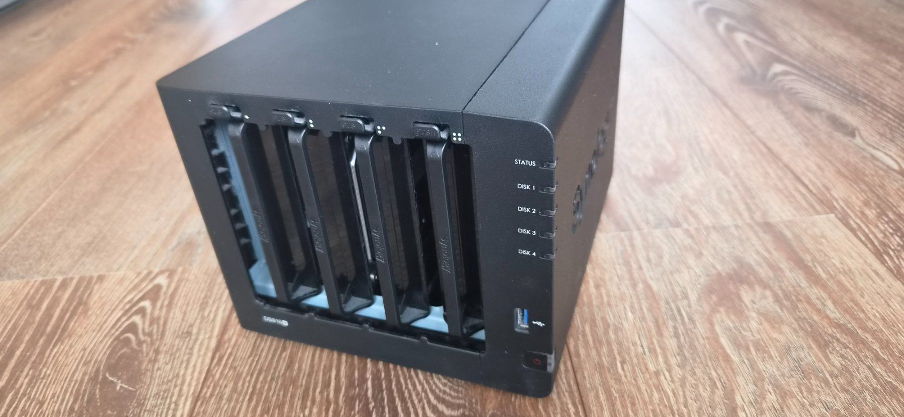 Synology Server: Synology DS916+ 8GB RAM / 1TB HDD (NAS/Server Einsatzbereit) – Usato da Brunnen venduto da Fredlenzo 1