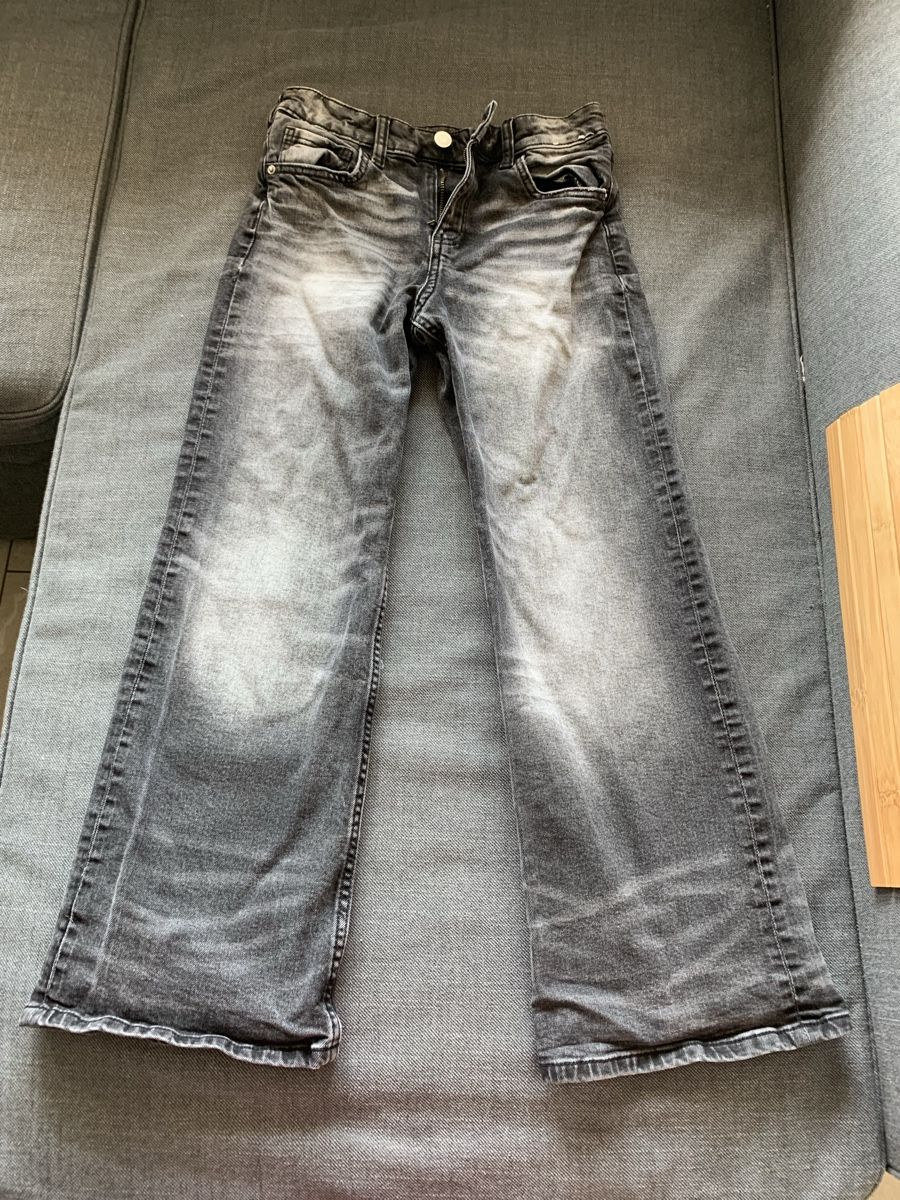 H&M Pantaloni: 3 H&M Mädchen-Jeans, Grösse 152 – Usato da Eglisau venduto da kat_9tsv