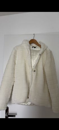 Jacke weiss Kunstfell mit Kapuze