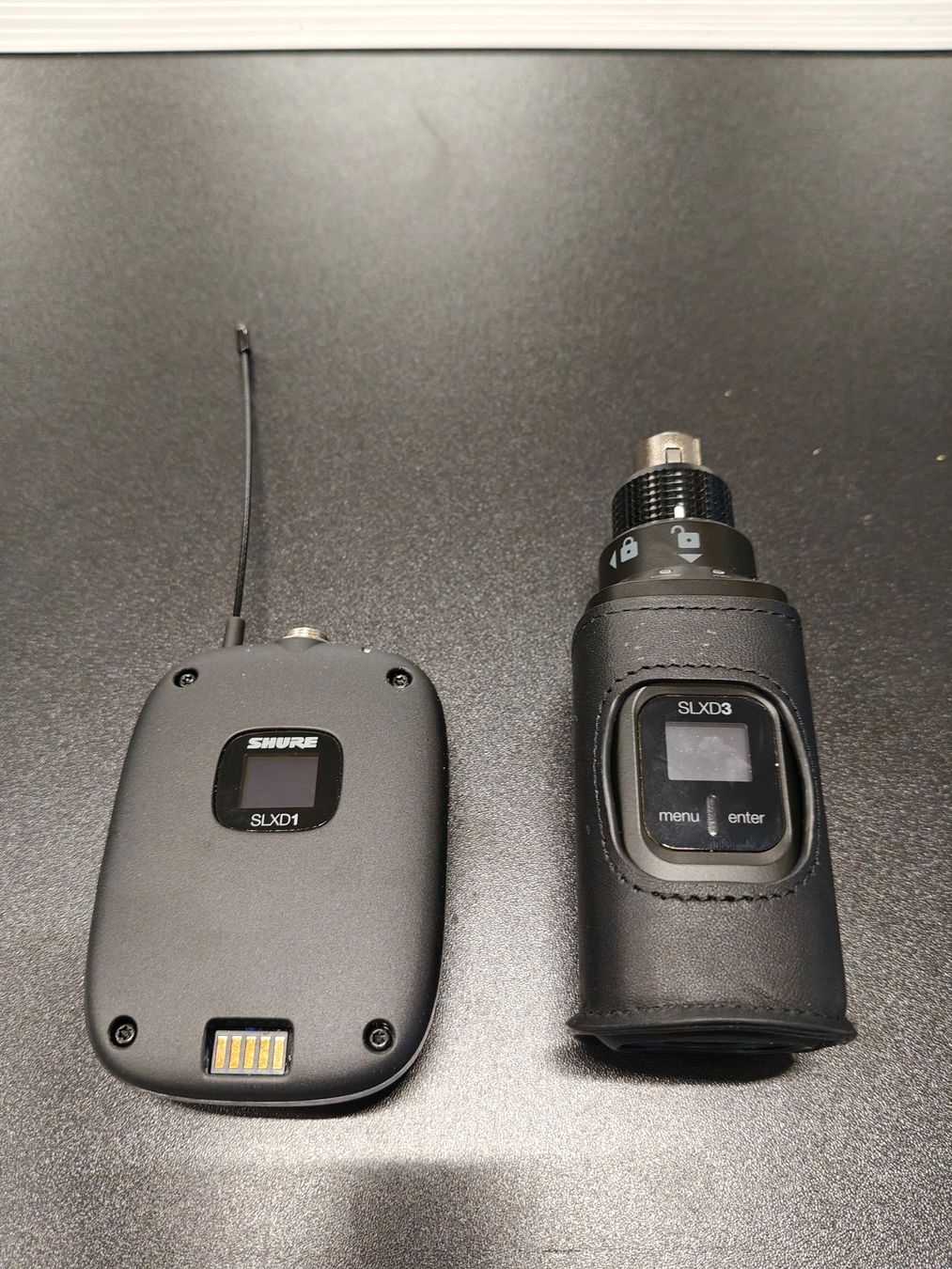 Shure Microfoni: Shure SLXD Wireless System 3-Kanal Set J53 Band - neuwertig – Nuovo (secondo la descrizione) da Schlieren venduto da CINElight 3