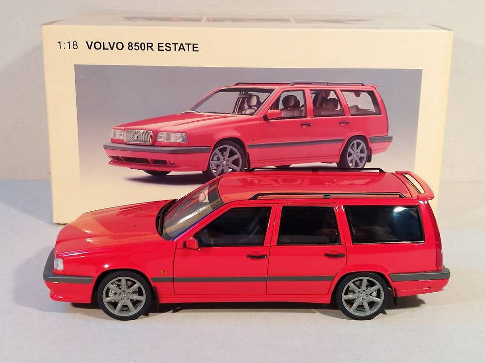 Modellino in miniatura Volvo 850 1/18 Cult Scale Models GLT rot 1991 1:18