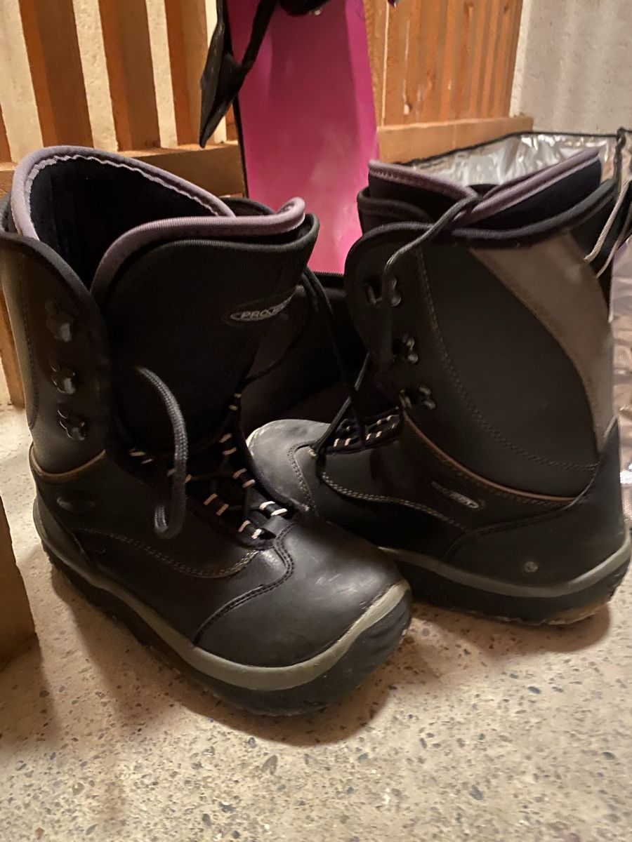 Forum Board: Snowboard Set with Flow Bindings & Boots, Size 36 EU – Usato da Zürich venduto da leo_99g7 4