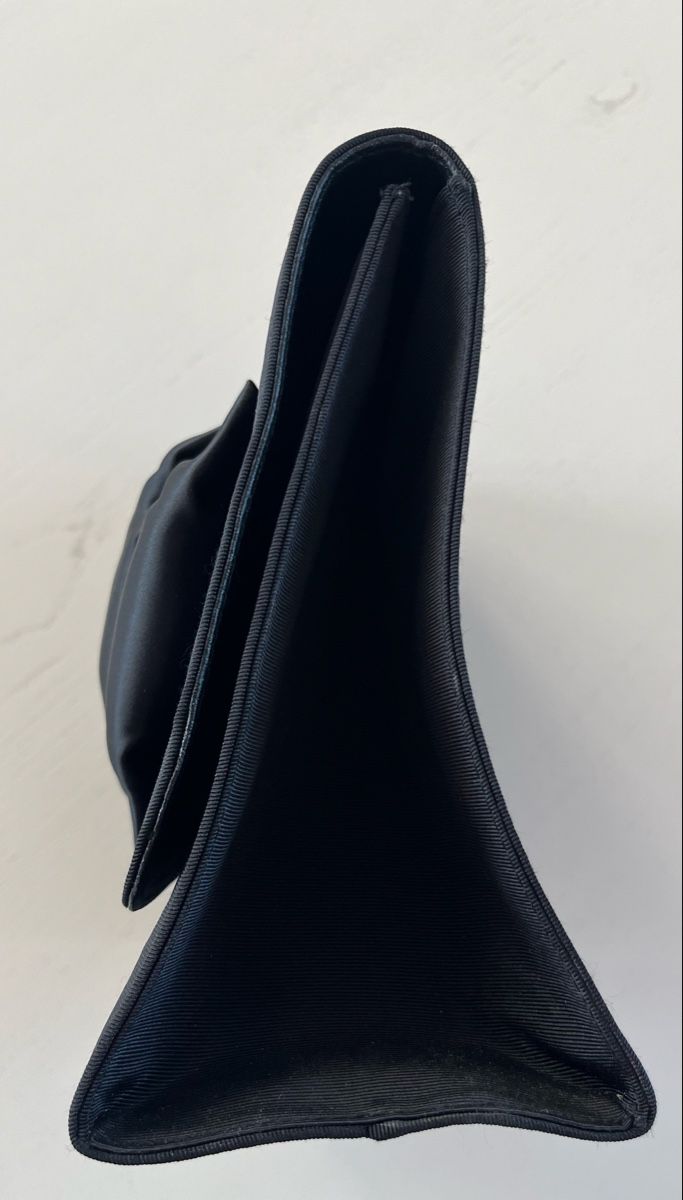 Taschen für Damen: Nagelneue Clutch mit Schleife  – Neu und originalverpackt aus Hünenberg See von spartakus02 2