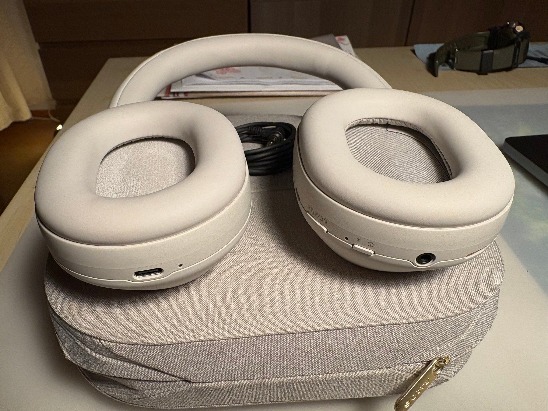 Sony Cuffie: White Sony WH-1000XM5 – Usato da Figino venduto da K.R.P 2