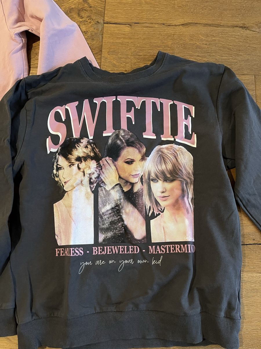 Pullover & Sweatshirts: Taylor Swift Pullover Gr.146-152 – Gebraucht aus Aadorf von Briana00 2