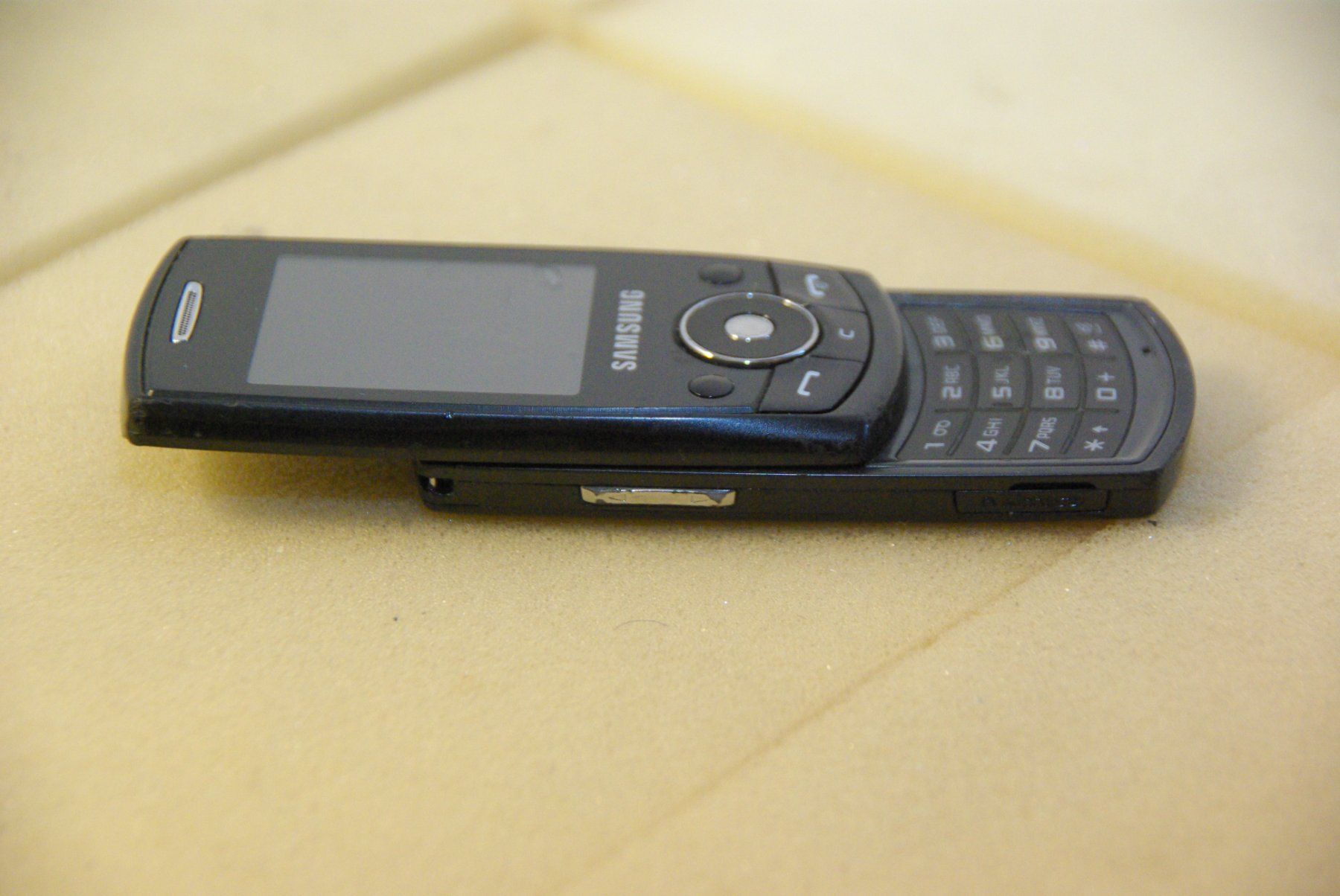 Samsung Handys / Smartphones: SAMSUNG SGH-J700 Slider-Design – Defekt aus Herisau von Cevianer1844 5