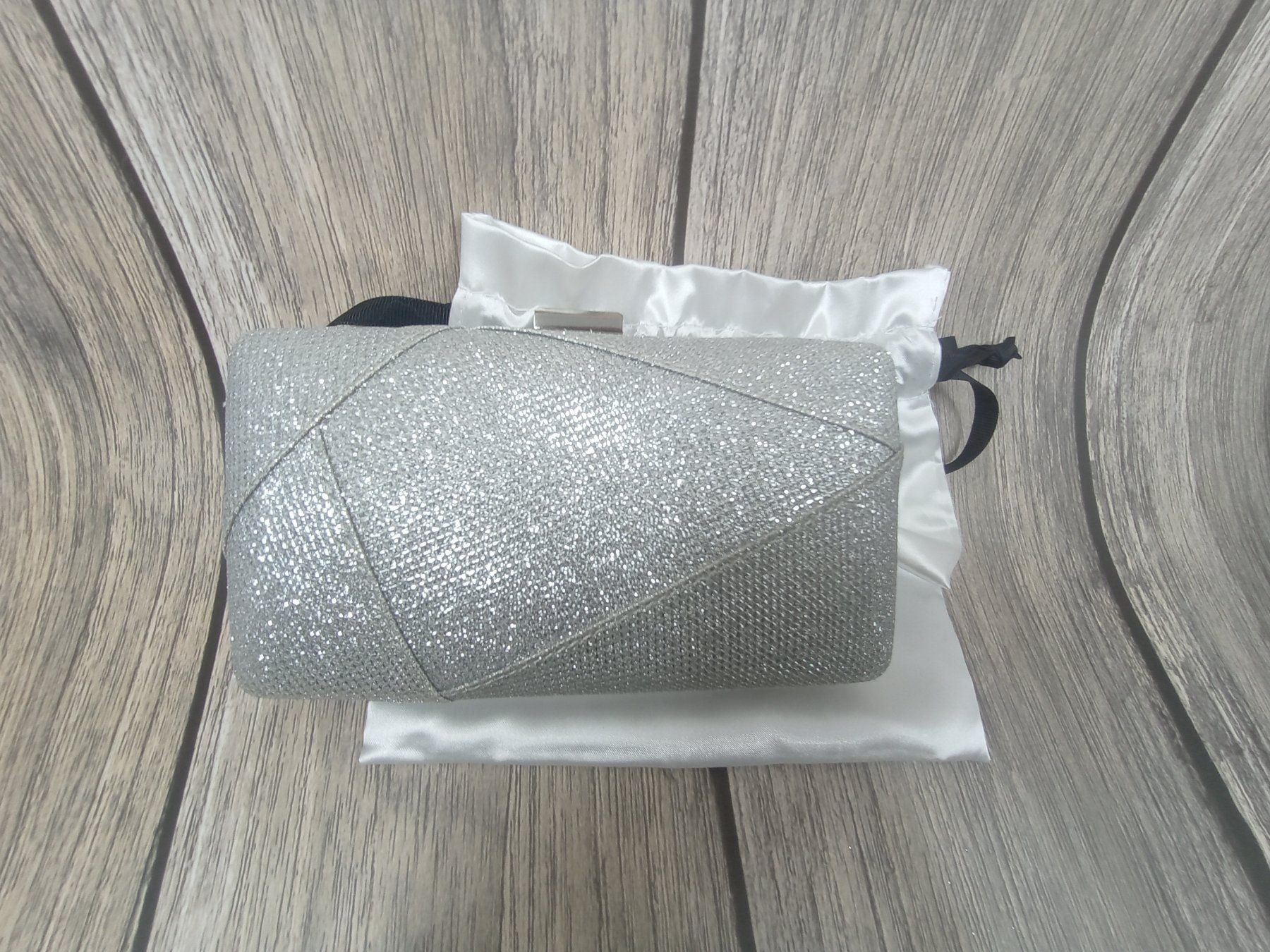 Taschen für Damen: Clutch Handtasche, Kette entfernbar – Gebraucht aus Gisikon von Tanja1983