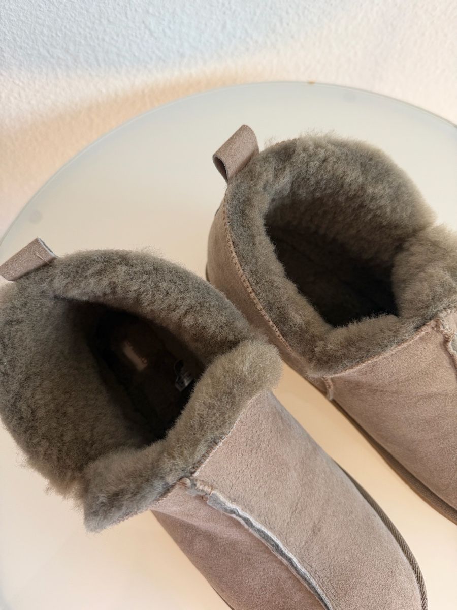 Ugg Herrenschuhe: Chaussons Shepherd, taille 43 – Neu (gemäss Beschreibung) aus Cressier FR von Serge30 8