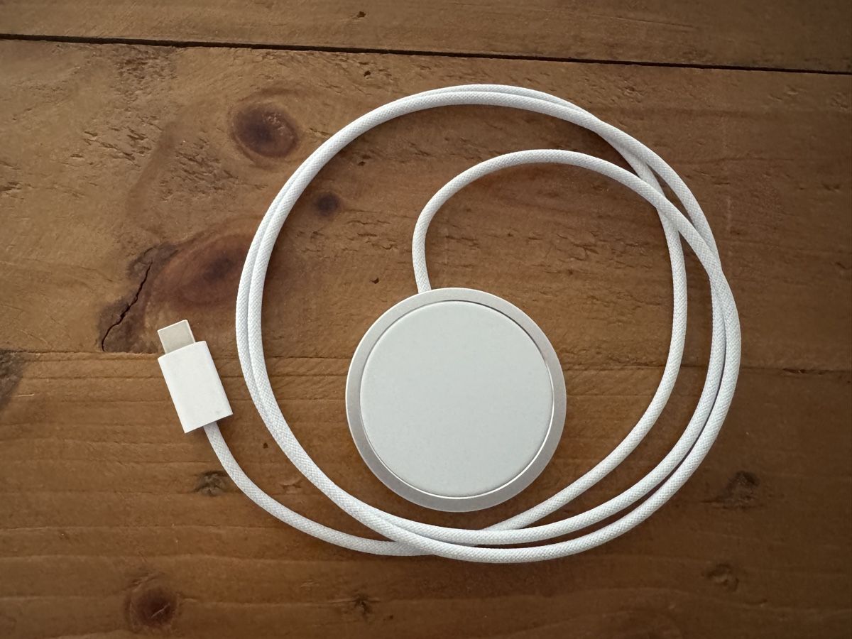 Apple Caricabatterie: Apple MagSafe Ladegerät USB-C (Kabel 1m) – Usato da Belp venduto da Kevin.02
