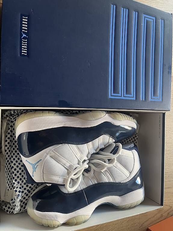 Chaussures hommes: Jordan 11 Win like 82 Grösse 42.5 – D'occasion à Liebefeld par donetasy
