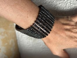 Breites Armband mit schwarzen Strass-Steinen gross (22cm)