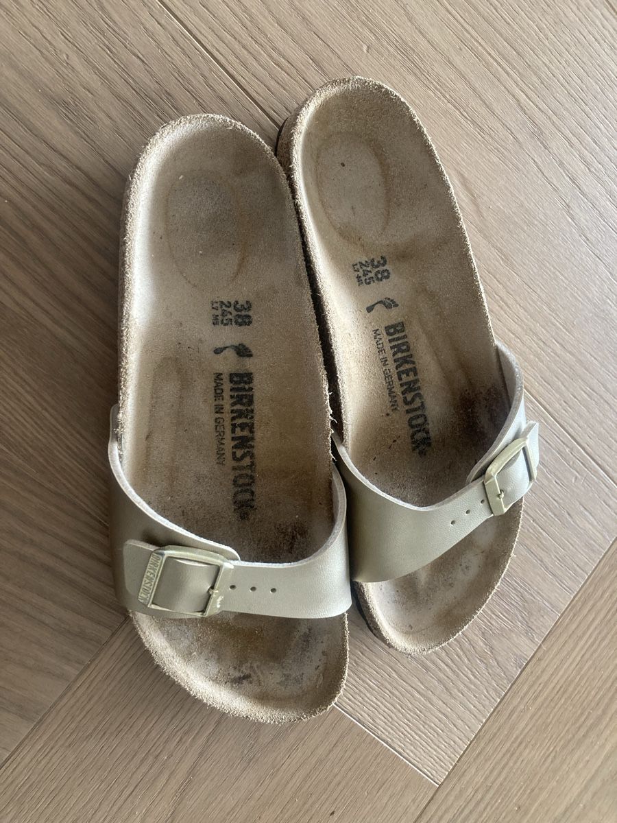 Birkenstock Damenschuhe: Birkenstock 38 gold – Gebraucht aus Wil SG von Chrissy07