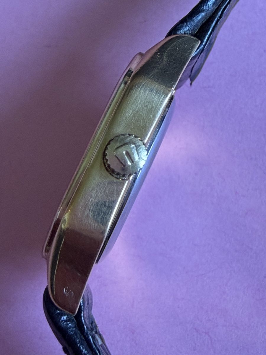 Universal Genève Orologi: Vintage Universal Geneve Gold-plated watch – Usato da Marin-Epagnier venduto da Bill_Watch 5