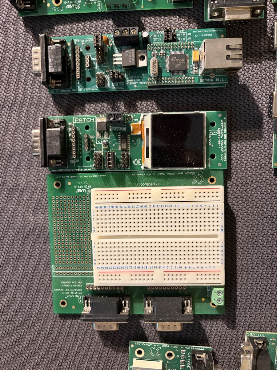 Componenti elettronici: Matrix E-Blocks Bundle – 17 Boards inklusive PIC-Programmer – Usato da St-Légier-Chiésaz venduto da jldr1273 1