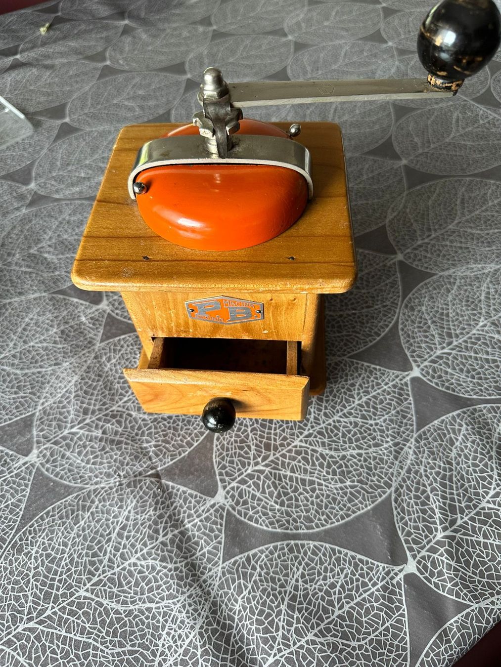 Küchengeräte: Traditionelle Handmühle / Kaffeemühle – Gebraucht aus Burgdorf von Apfel62 1