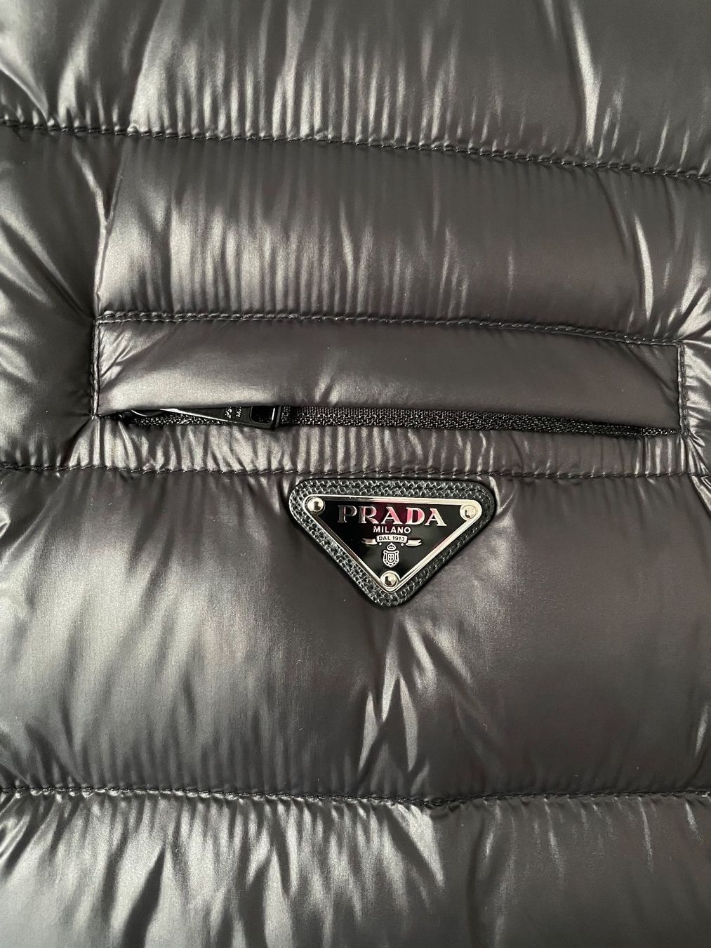 Prada Gilets: Prada Daunen Weste – Neuf (Voir description) à Lengnau AG par AJ2001 1