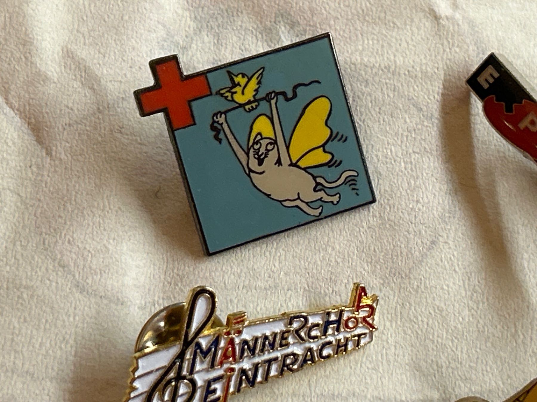 Placchette & Badge: 4 Vintage Anstecker Pins – Usato da Regensdorf venduto da Spyke55 1