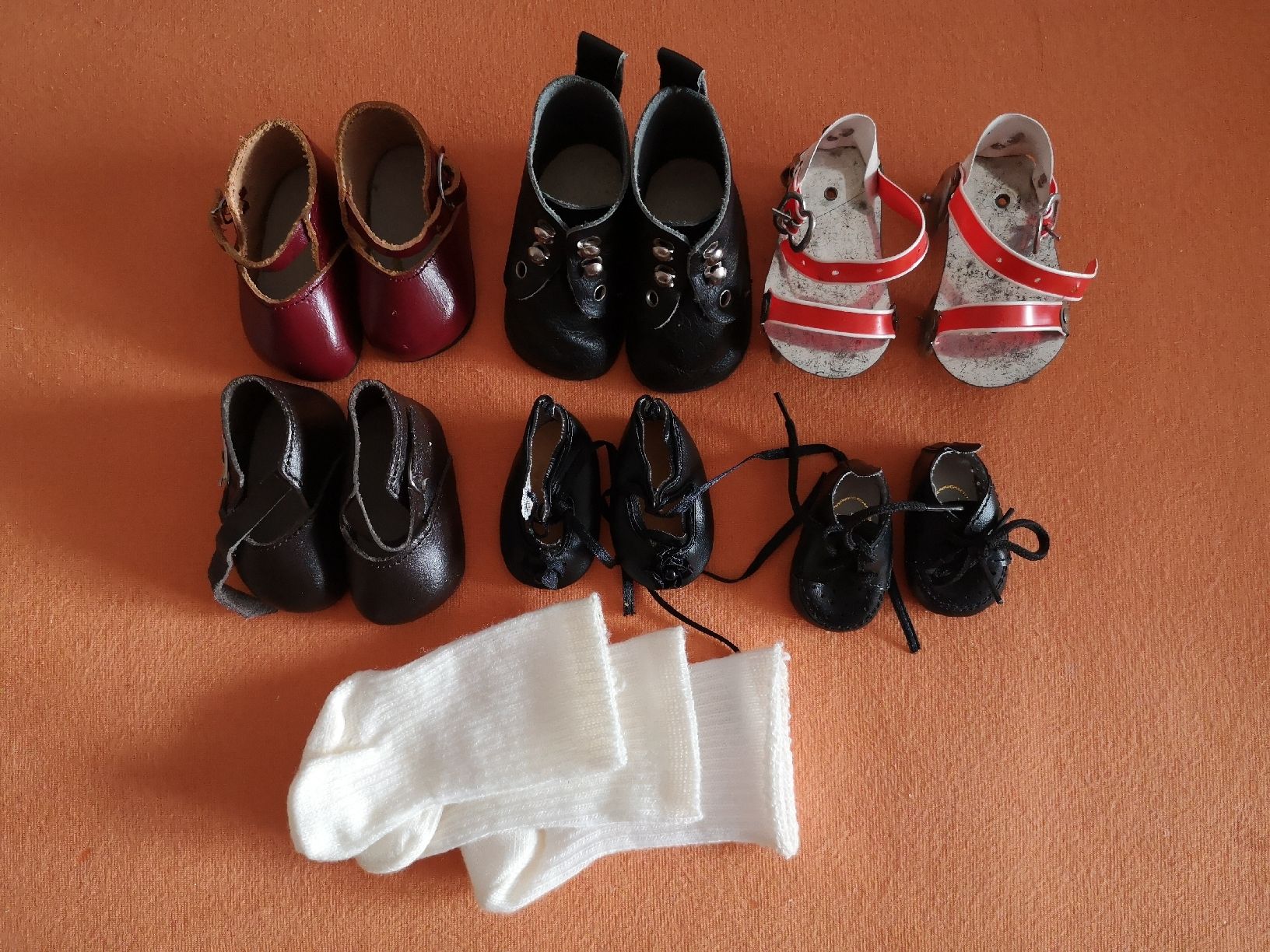 Puppen: PUPPEN SCHUHE LOT  – Gebraucht aus MUEHLEBERG von Cocolinette