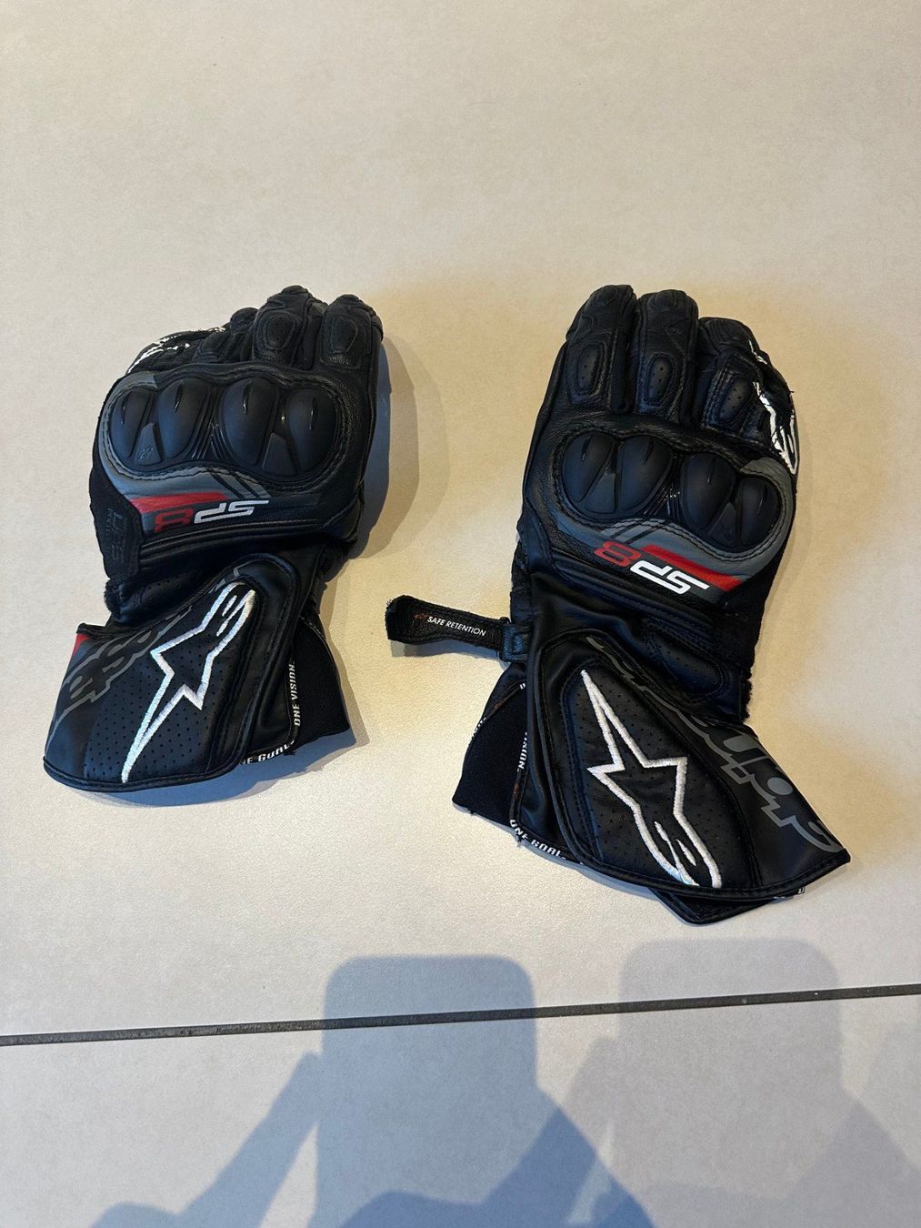 Alpinestars Altri accessori da uomo: Alpinestars SP-8 v3 Leder-Motorradhandschuhe – Usato da Malters venduto da leo_y6cq