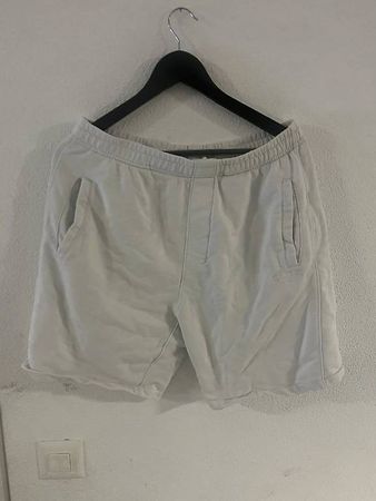 kurze Shorts