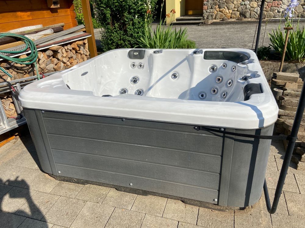 Whirlpool / Jacuzzi / Wellness Kaufen auf Ricardo
