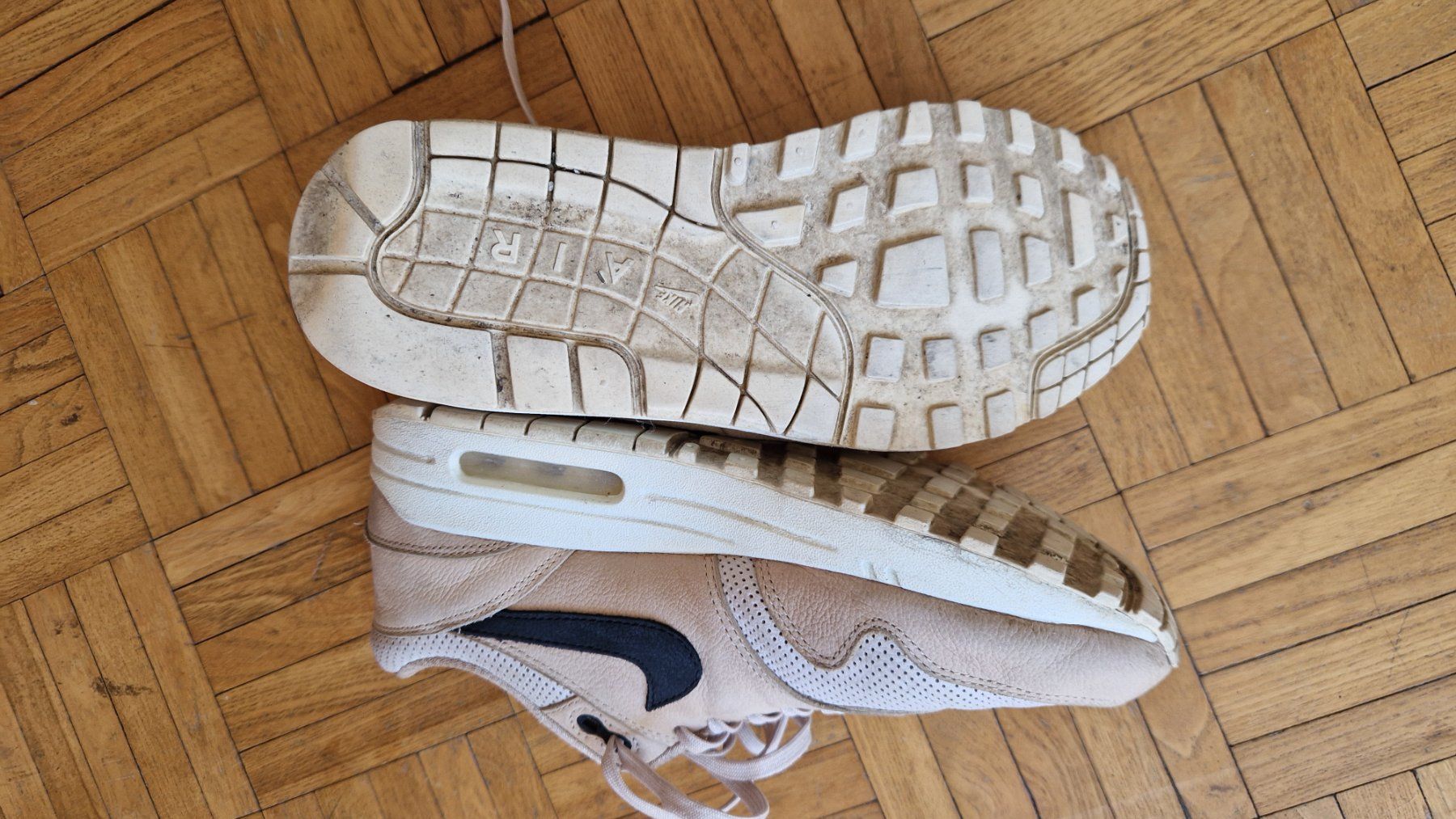 Nike Scarpe da donna: Nike Airmax 1 – Usato da Zürich venduto da lilu010