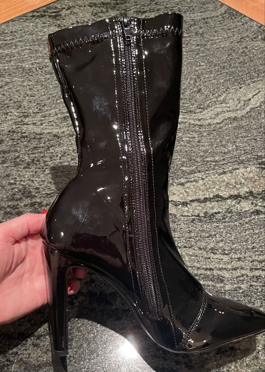 Scarpe da donna: Lack Stiefel Schwarz, Gr. 39, Neu – Nuovo (secondo la descrizione) da Pfaffnau venduto da Loefibu 2