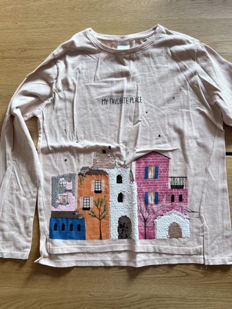 Langarmshirt mit Häuser Motiv, Gr. 146/152, Zara