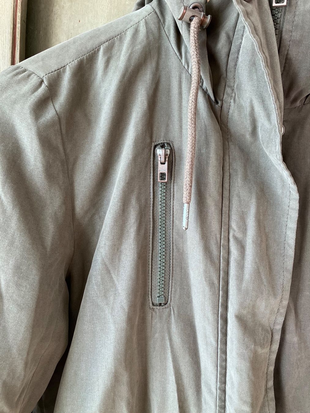 Only Giacche: Parka – Usato da Neftenbach venduto da Moonlight18 3