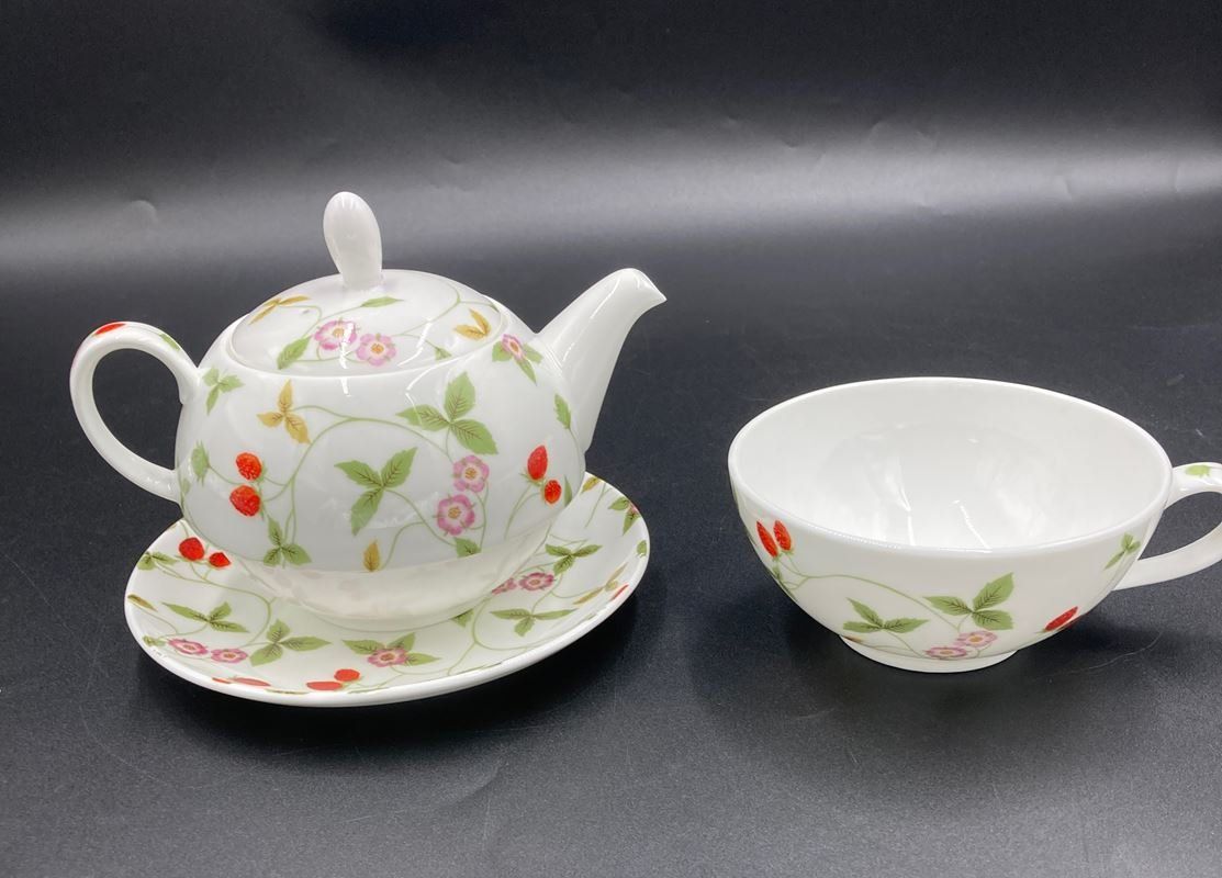 Set di piatti: TEA LOGIC | Teegeschirrset | florales Muster – Usato da Wittenbach venduto da Restwert_St-Gallen