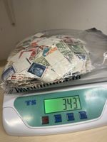 Briefmarken-Sammlung, 343g, viele verschiedene Motive!