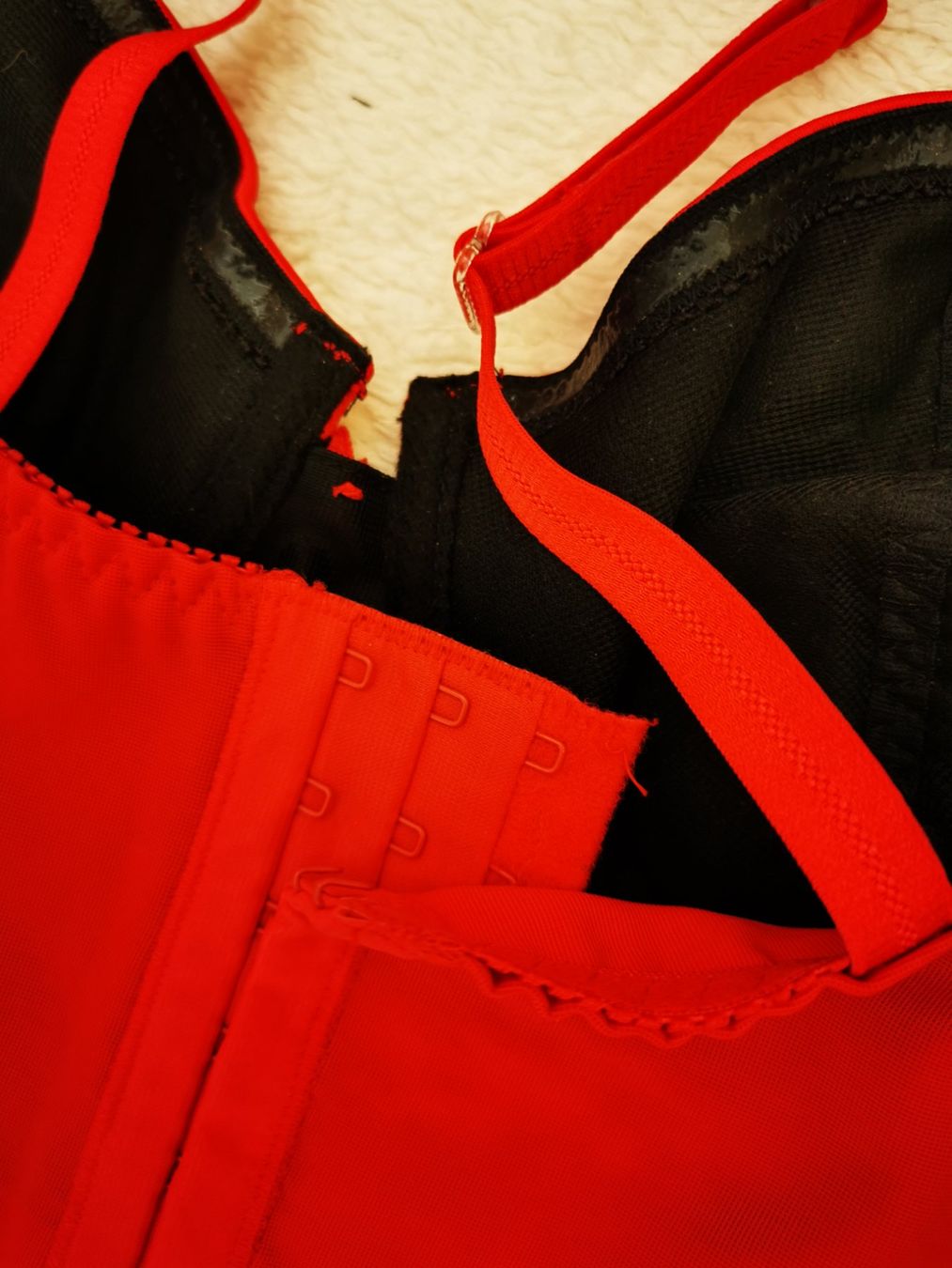 Altra biancheria intima: Corsage Strapse Schwarz Rot mit Spitze Grösse Cup B 075 – Nuovo (secondo la descrizione) da Märstetten venduto da DyRaZsu 2