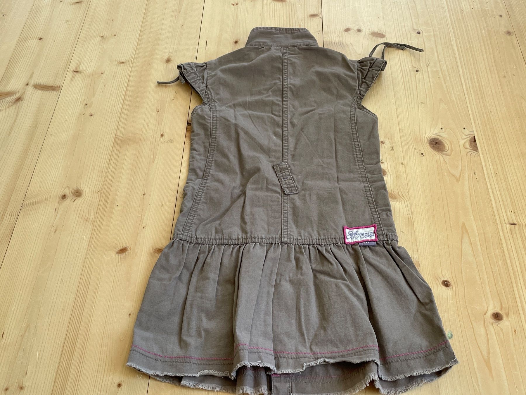 Mexx Vestiti & Gonne: Cooles MEXX Kurzarm Kleid Gr. 116 – Usato da Frasnacht venduto da GracyStore 1
