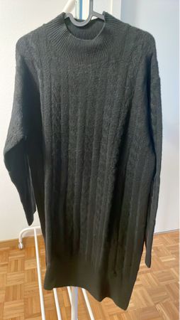 Élégante robe noire, idéale pour l'automne et l'hiver!