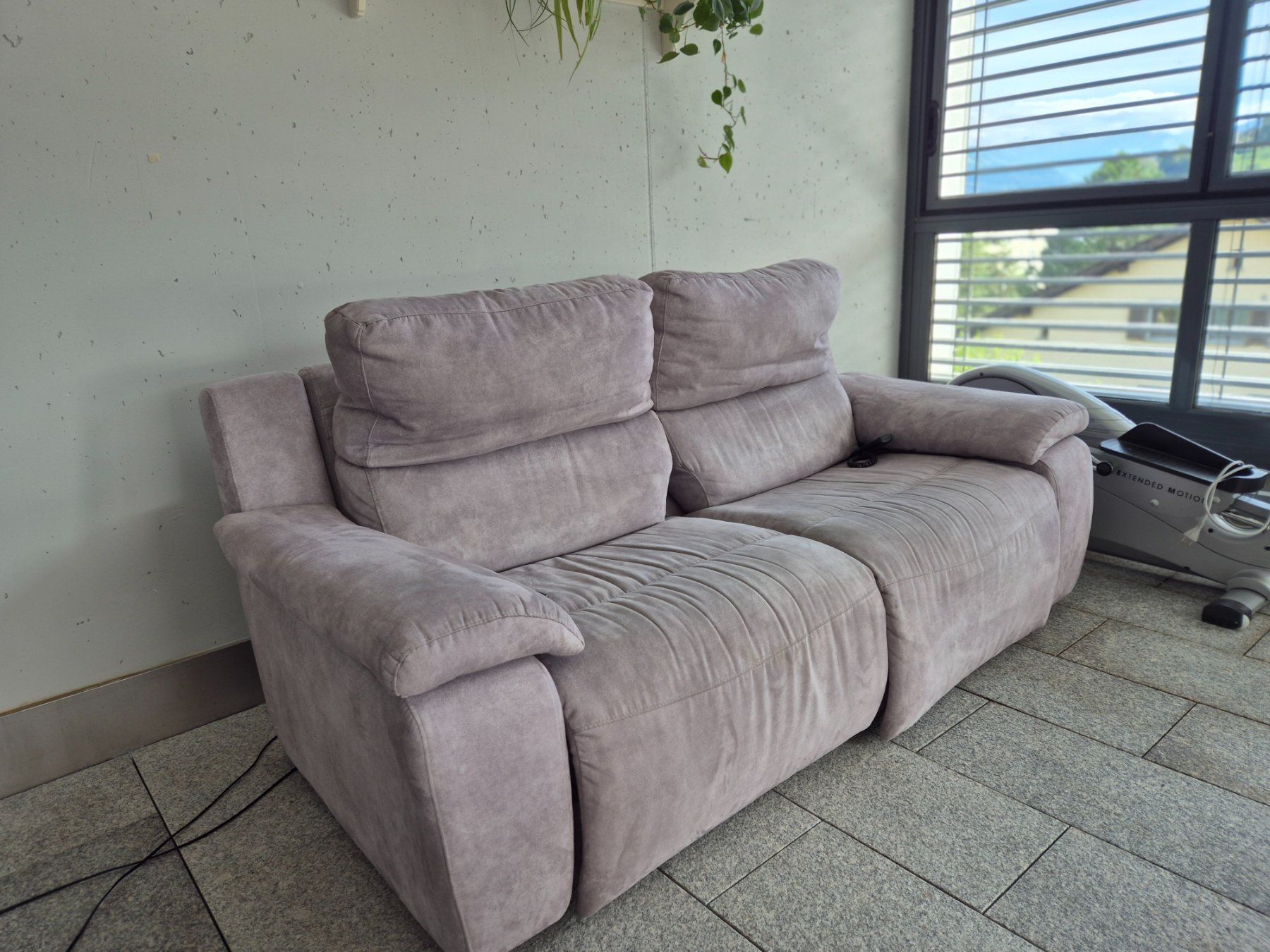 Divani: Elektrisches 2-Sitzer-Relaxsofa – Usato da kriens venduto da bettic11