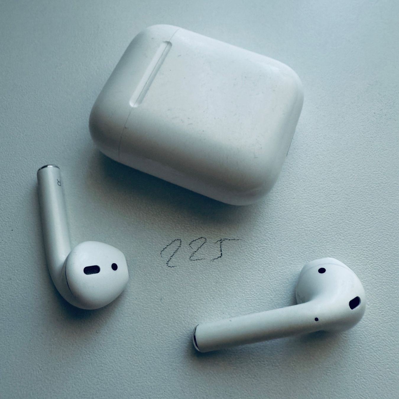 Apple Cuffie: Original Apple AirPods 2 Gen. Wireless Kopfhörer & Case – Usato da Basel venduto da MY.AIRPODS.SHOP 4