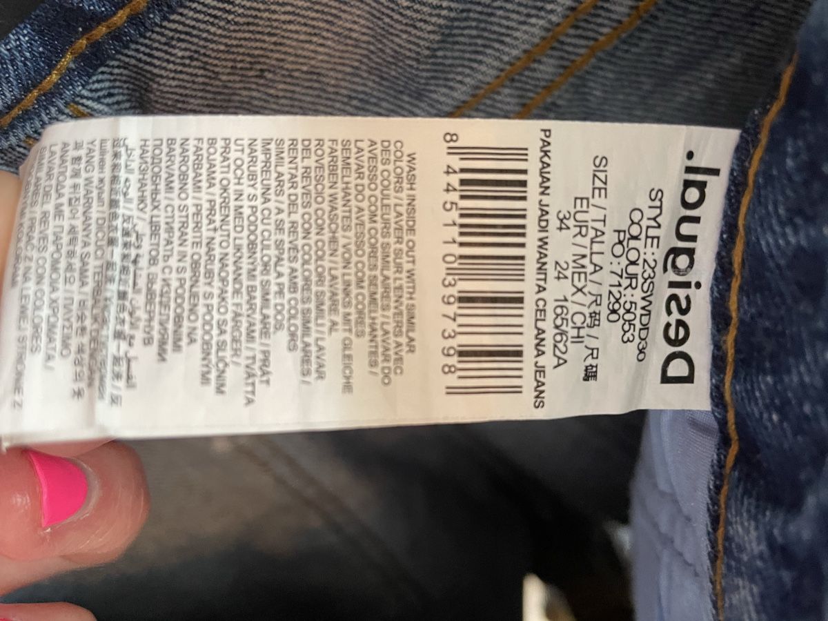Desigual Jeans: Desigual Rhinestone Denim Shorts – Neu (gemäss Beschreibung) aus Meilen von Marielle79 3