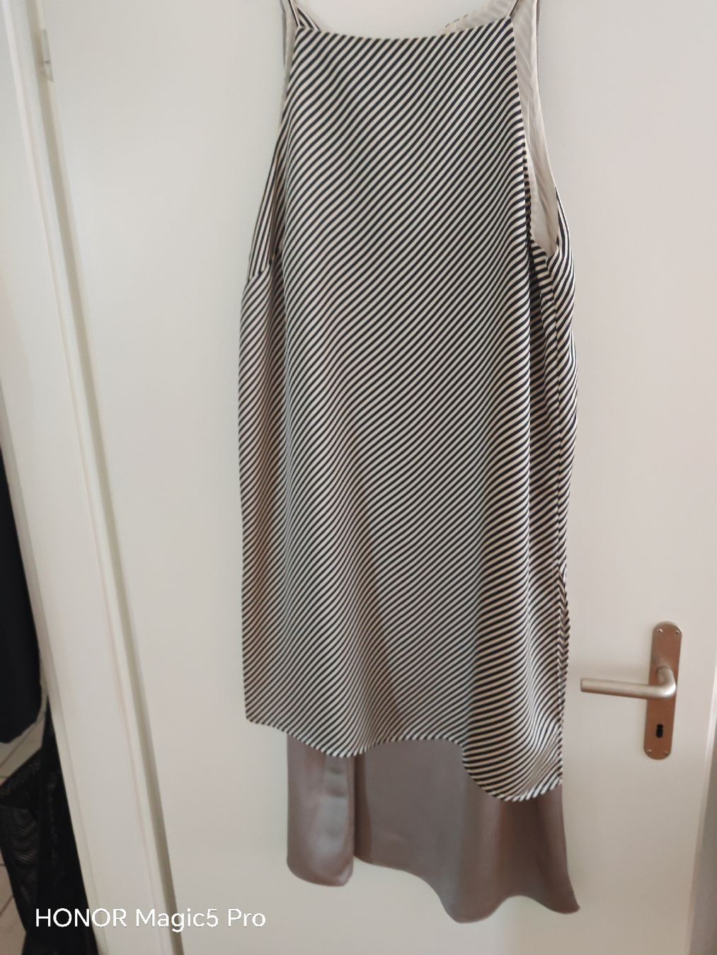 H&M Robes: 2 x H & M Kleider – D'occasion à Birsfelden par mar_8957