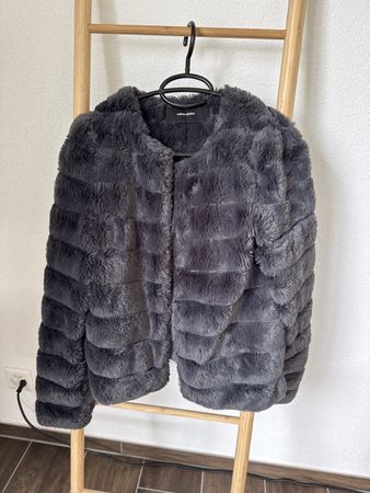 Jaquette en fourrure grise VERO MODA XS