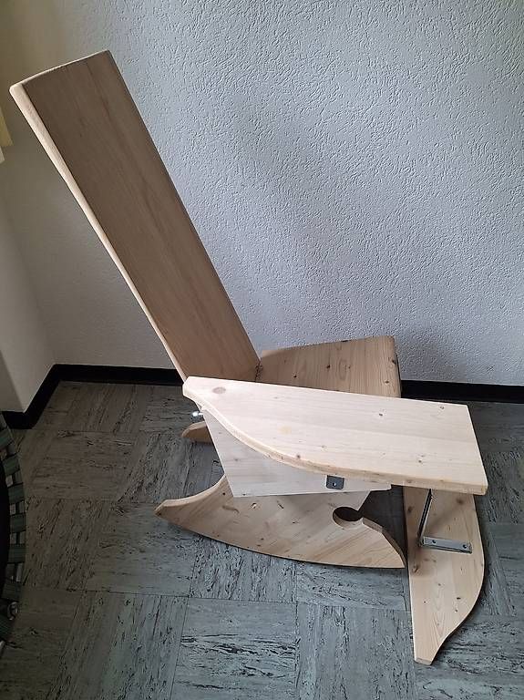 Sedie: Schaukelstuhl mit Armlehnen – Usato da Melchnau venduto da Energypit 1