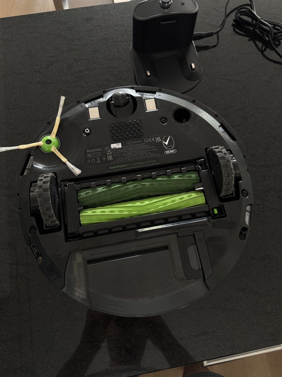 Irobot Aspirateurs & Accessoires: iRobot Roomba i7 Saugroboter mit Ladestation – D'occasion à Weinfelden par Serzenia 2