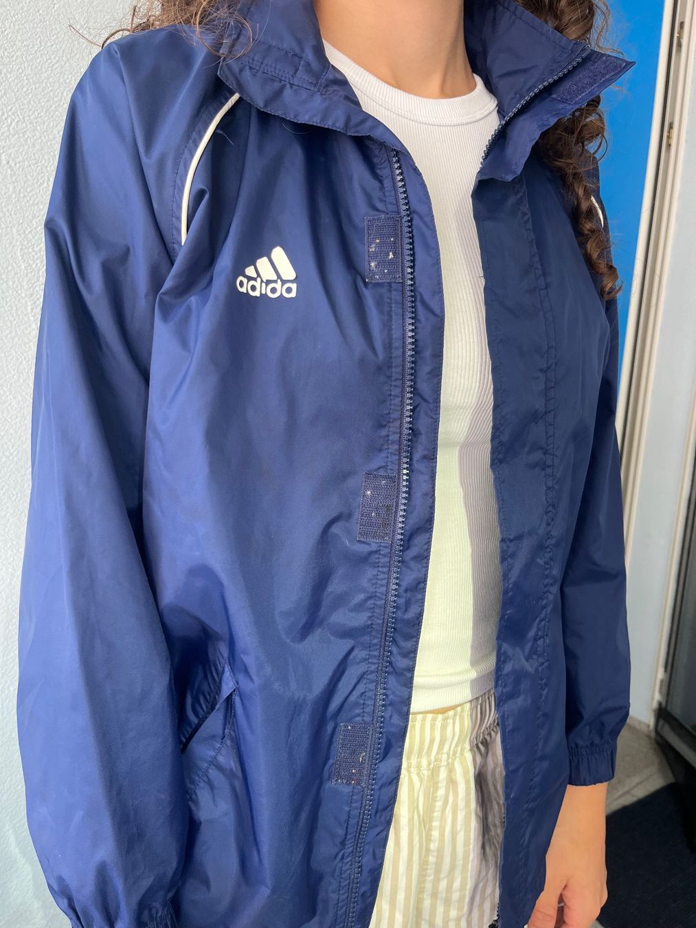 Adidas Giacche: Dunkelblauer Adidas Windbreaker Grösse 152 – Usato da Zürich venduto da giu_j77x