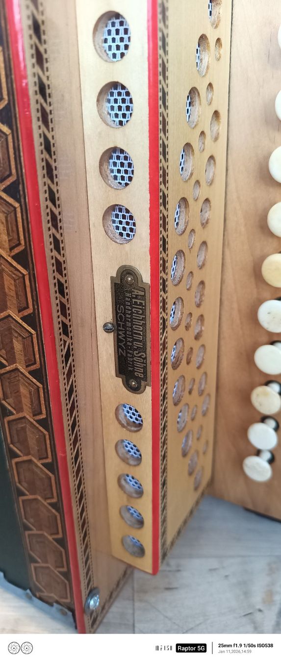 Strumenti musicali: Schwyzerörgeli Stöpsel 10 Bass, Eichhorn – Usato da St.Gallenkappel venduto da qwertzuiop12345 1