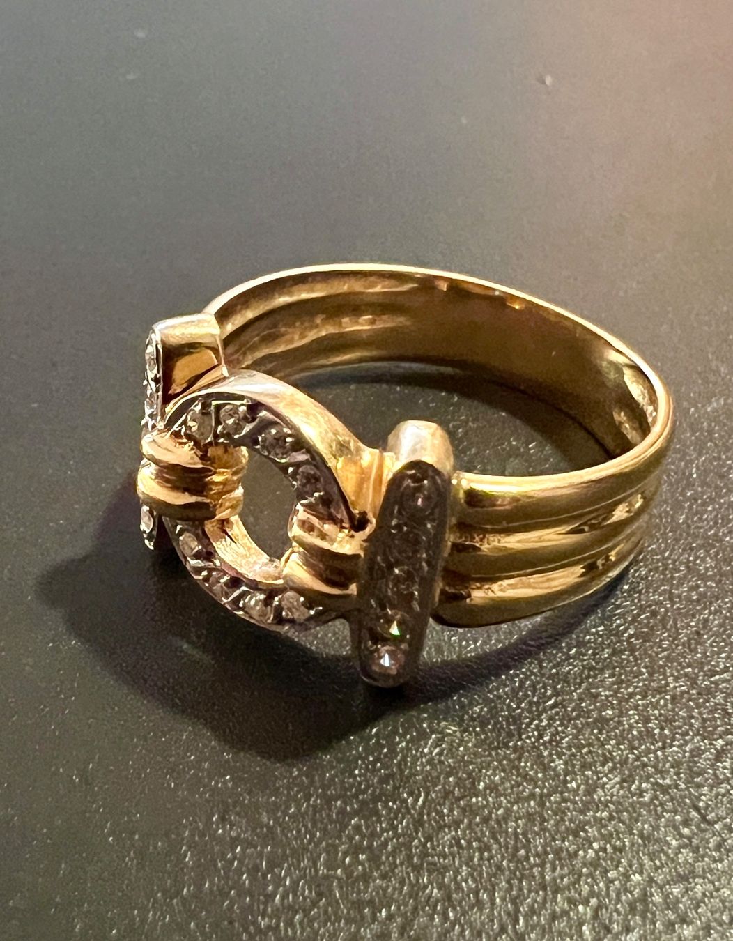 Anelli: Gold-Ring 18 K mit weissen Saphiren – Usato da Chur venduto da Penting1935