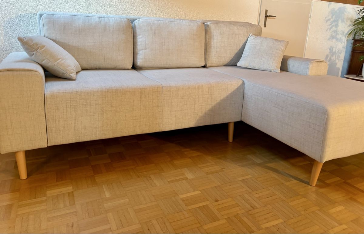 Divani: 2 Jahre altes Ecksofa grau mit Ottomane sehr guter Zustand – Usato da Stallikon venduto da Shiva03 1