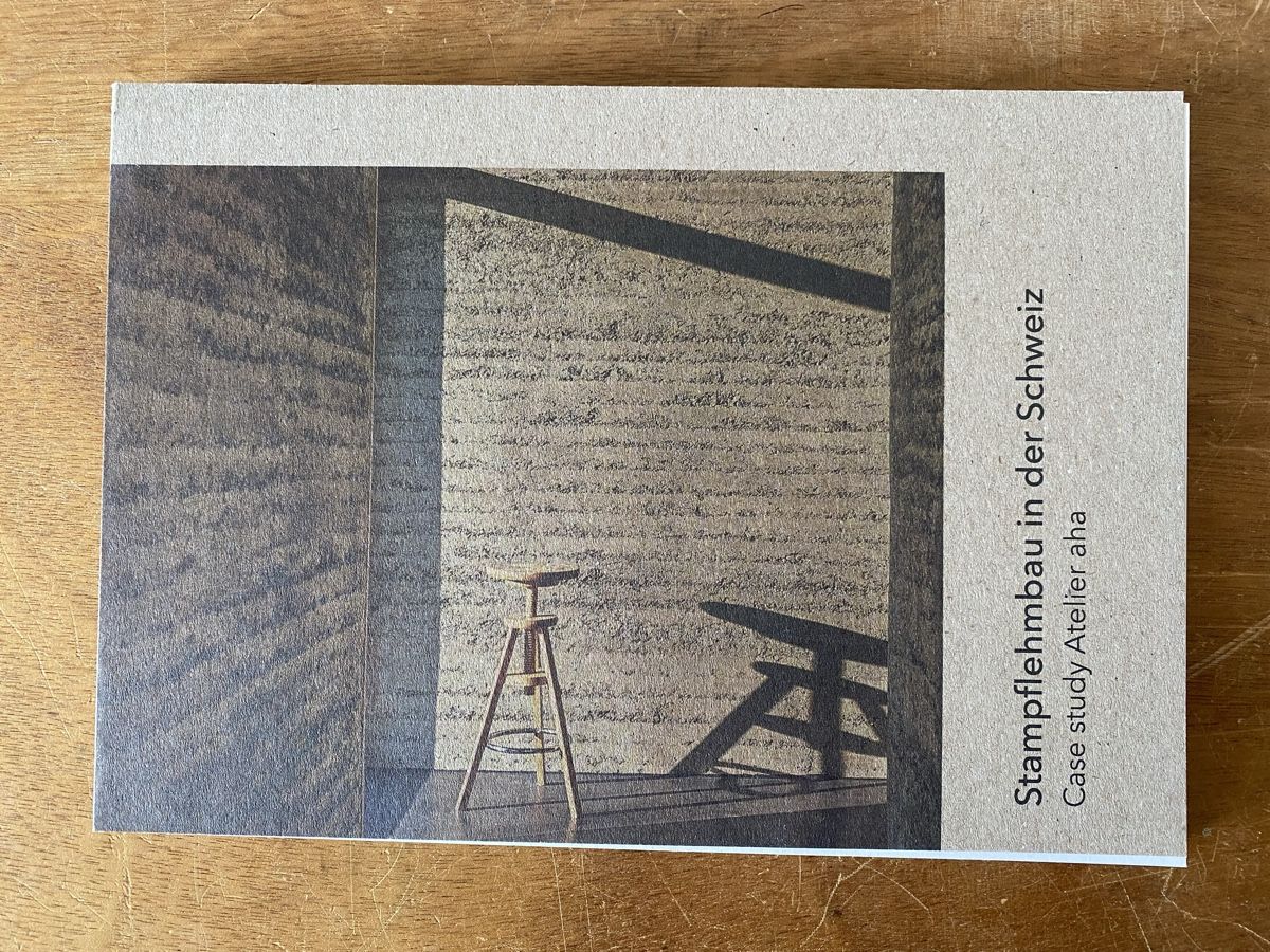 Libri: Stampflehmbau in der Schweiz Case Study Atelier aha – Usato da Zürich venduto da WWehrle