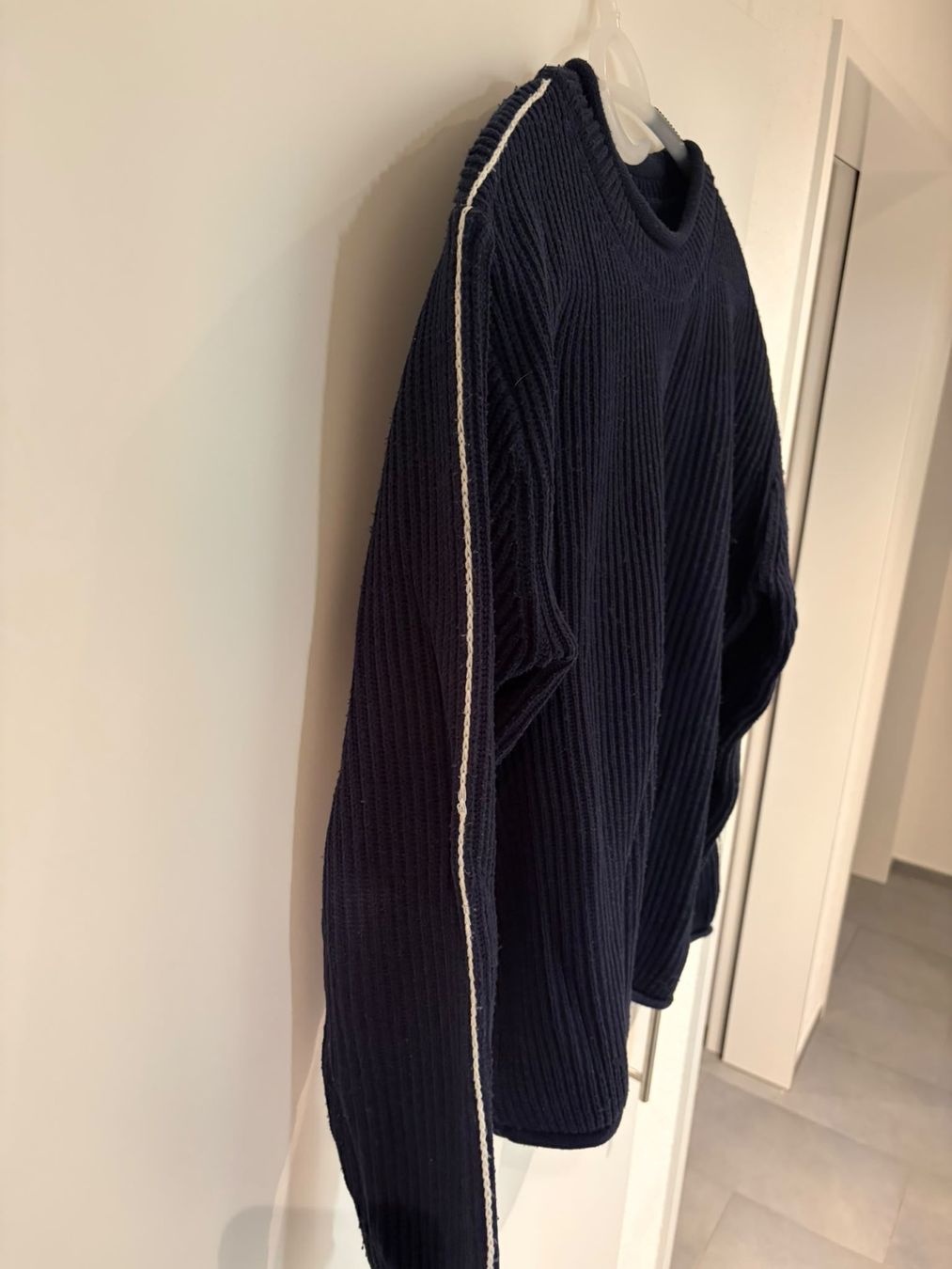 Maglioni & Felpe: Pullover Miller dunkelblau gerippt gebrauchter Zustand – Usato da Dielsdorf venduto da Anthony111 5